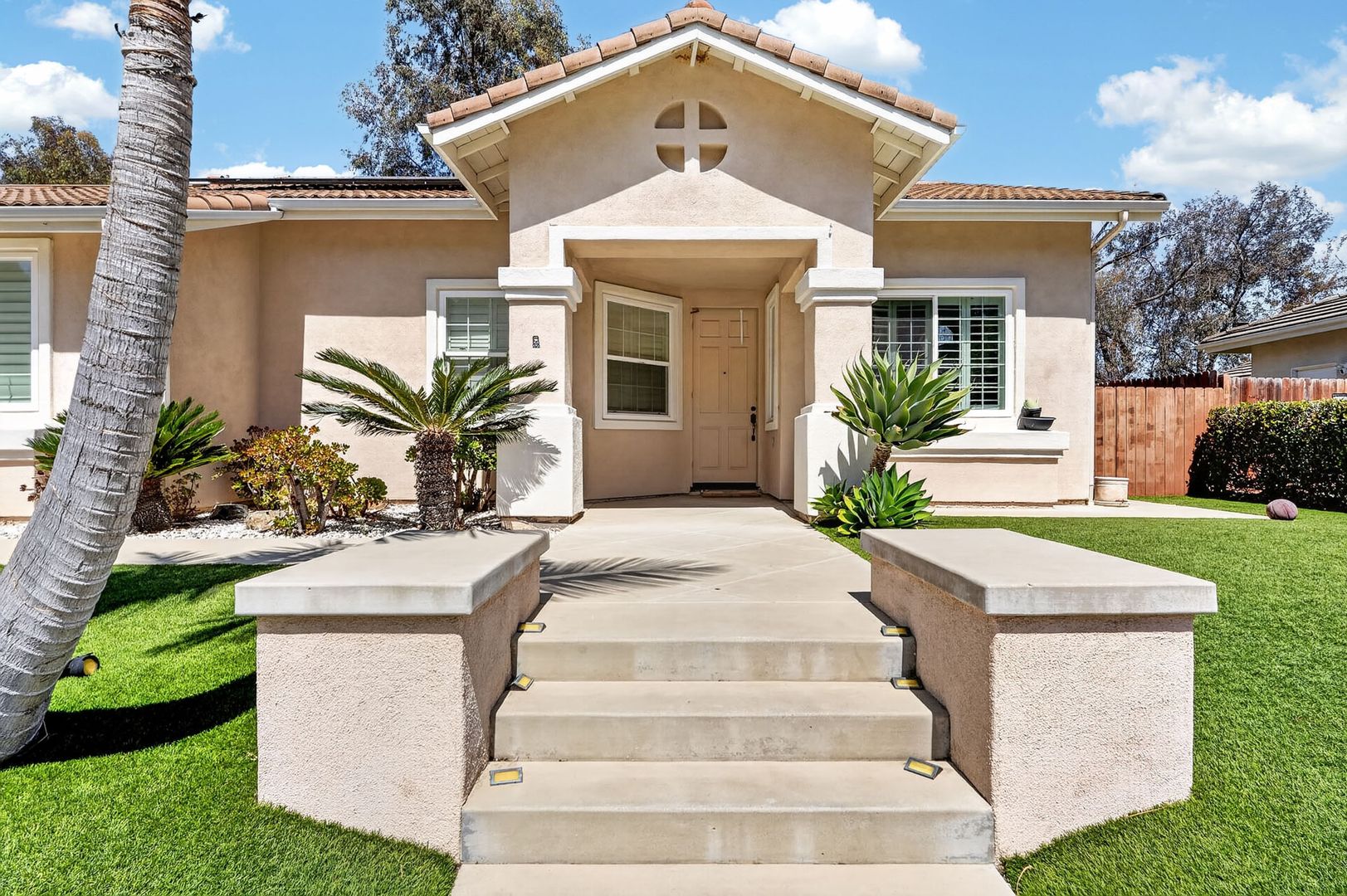 Escondido House: 1528 Knoll Park Gln