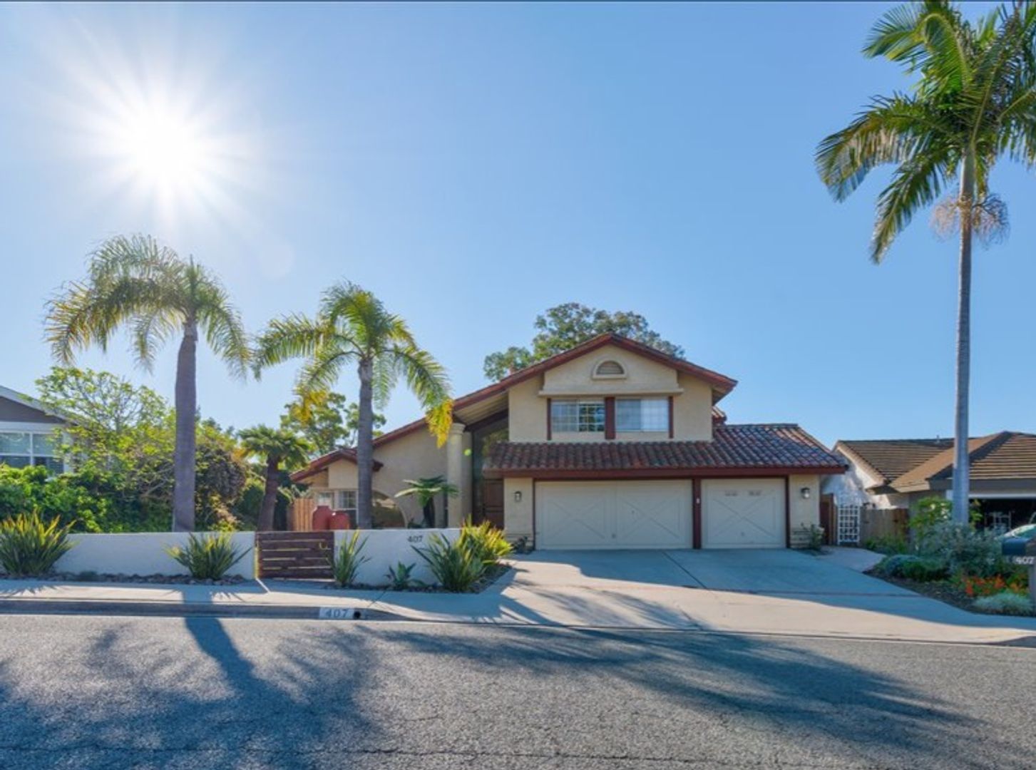 Encinitas House: 407 Village Center Drive