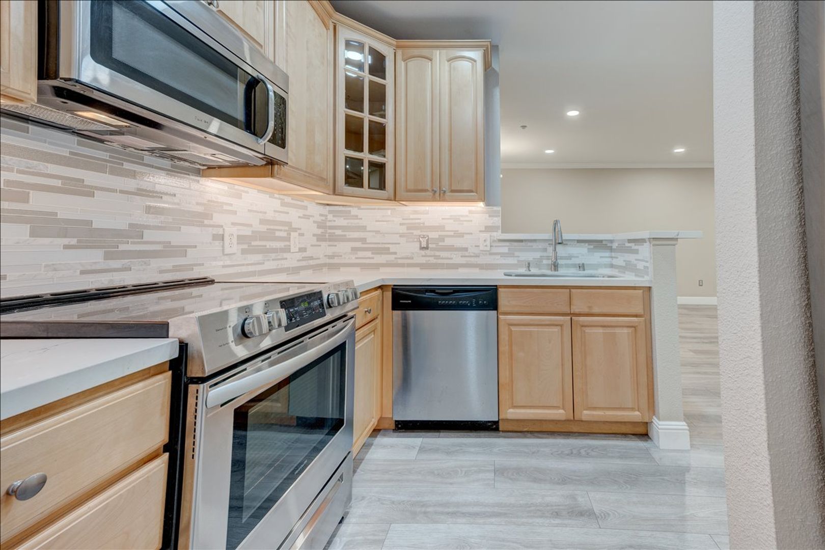 San Diego Condo: 3850 Elijah Ct