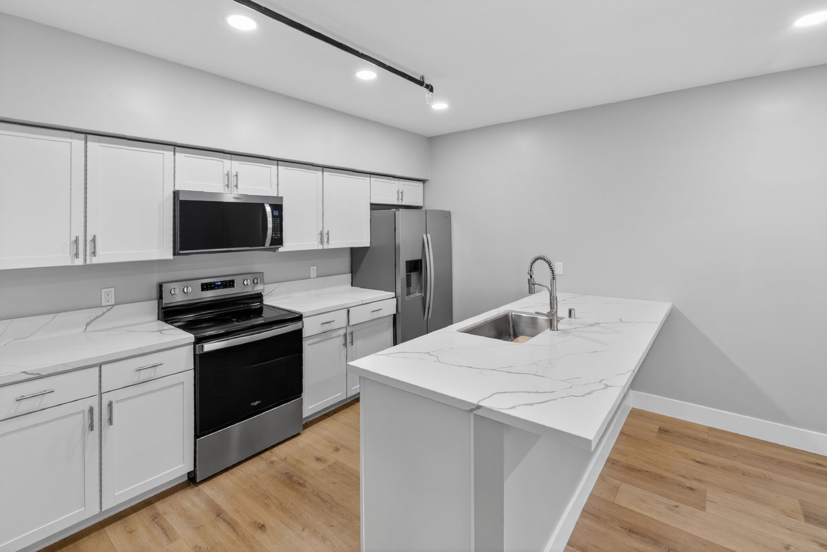 Vista Condo: 1520 Independence Way, Unit 2