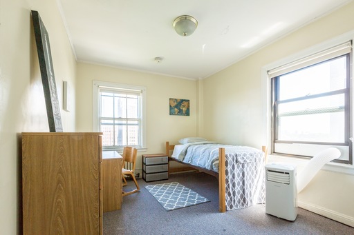 Great Hyde Park Location! - Internet & Utilities Included! – photo 1