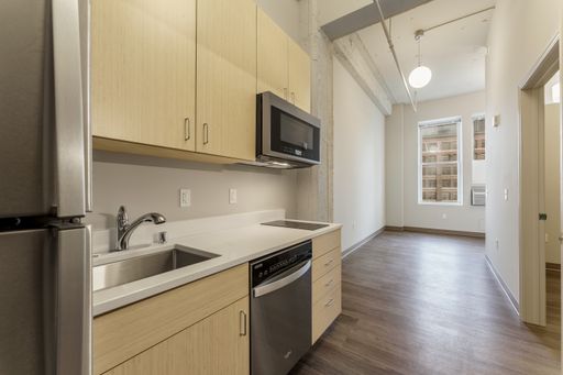 Modern studio apartment in Milwaukee! – photo 1