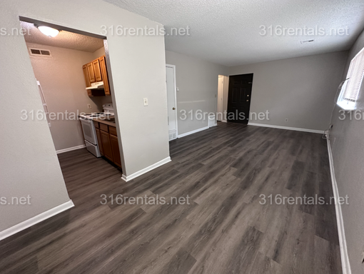 $725 - AVAILABLE NOW! SECTION 8/ Housing Voucher approved 3 bedroom / 1 bathroom – photo 1