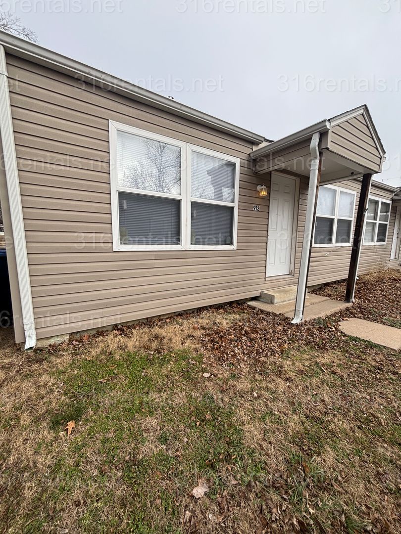 El Dorado Apartment: 906 S High