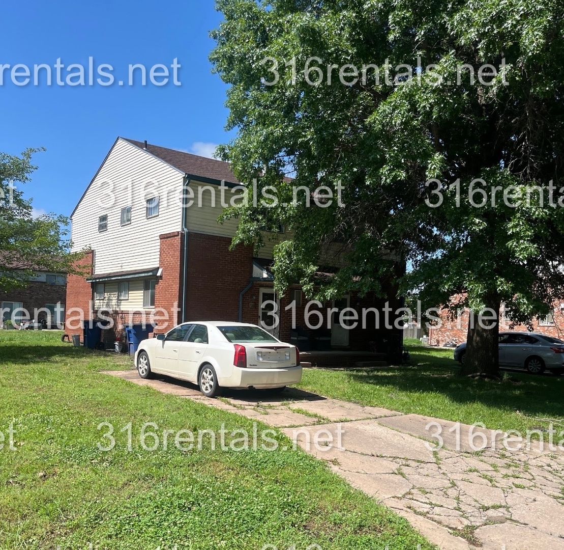 $850- 2 bed 1 bath - Townhomes