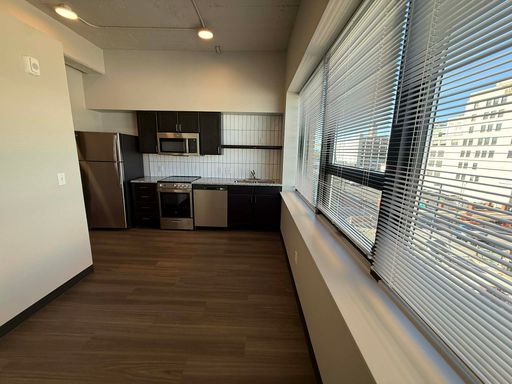 $815 - 1 Bedroom *MOVE IN SPECIAL - FIRST FULL MONTH RENT FREE* – photo 1