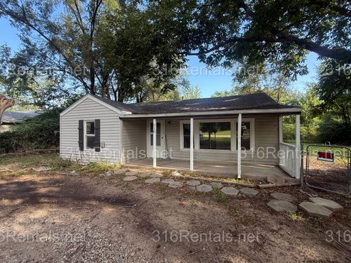 $1200 - 3 bedroom / 1 bathroom - Haysville Single Family Home