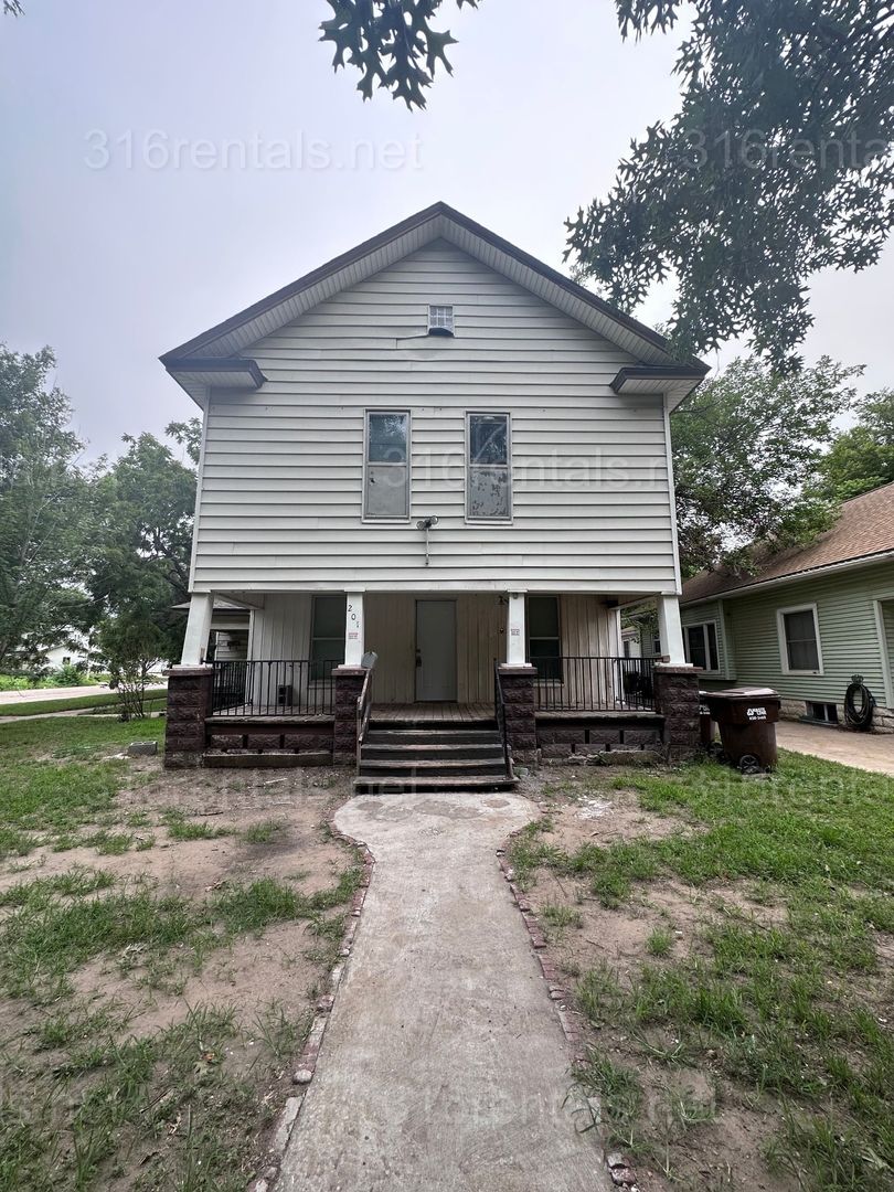 Wichita Apartment: 201 N. Clarence - 201