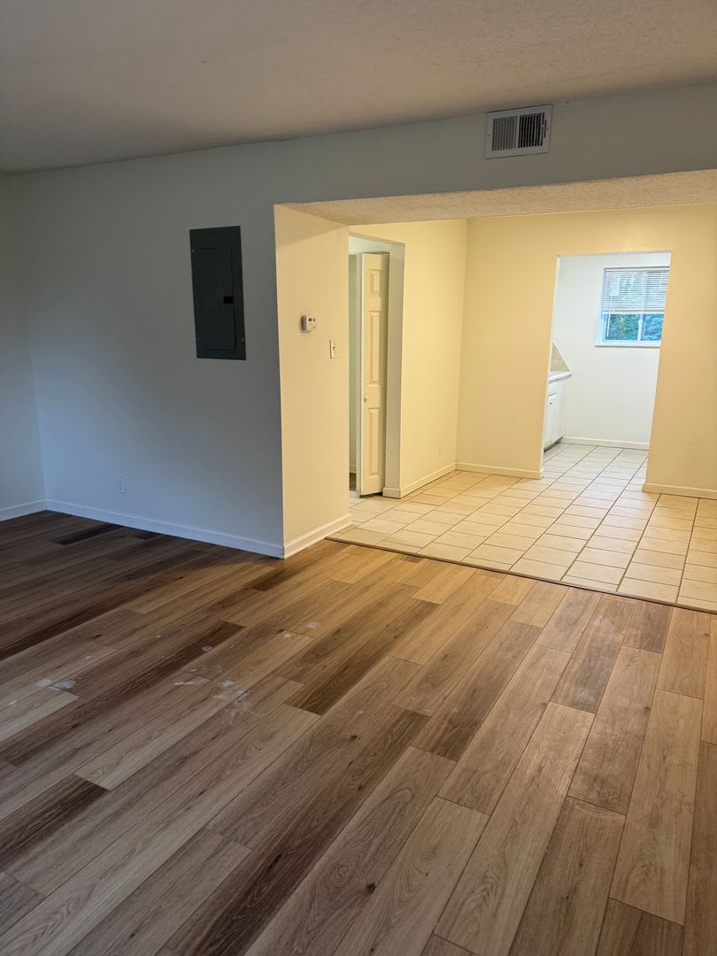 El Dorado Apartment: 1920 W Towanda