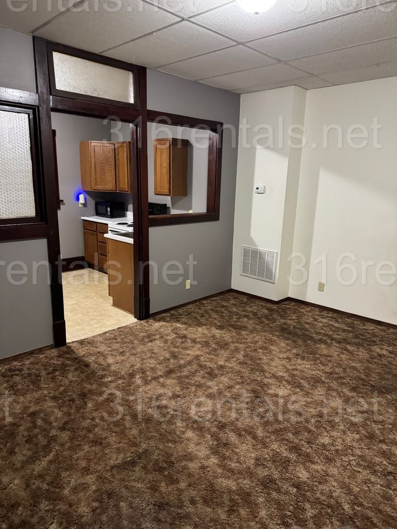 El Dorado Apartment: 116 1/2 W Pine