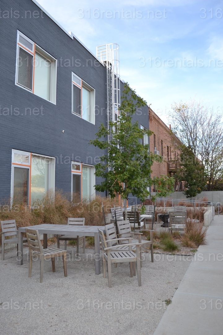 Wichita Apartment: 430 S Commerce