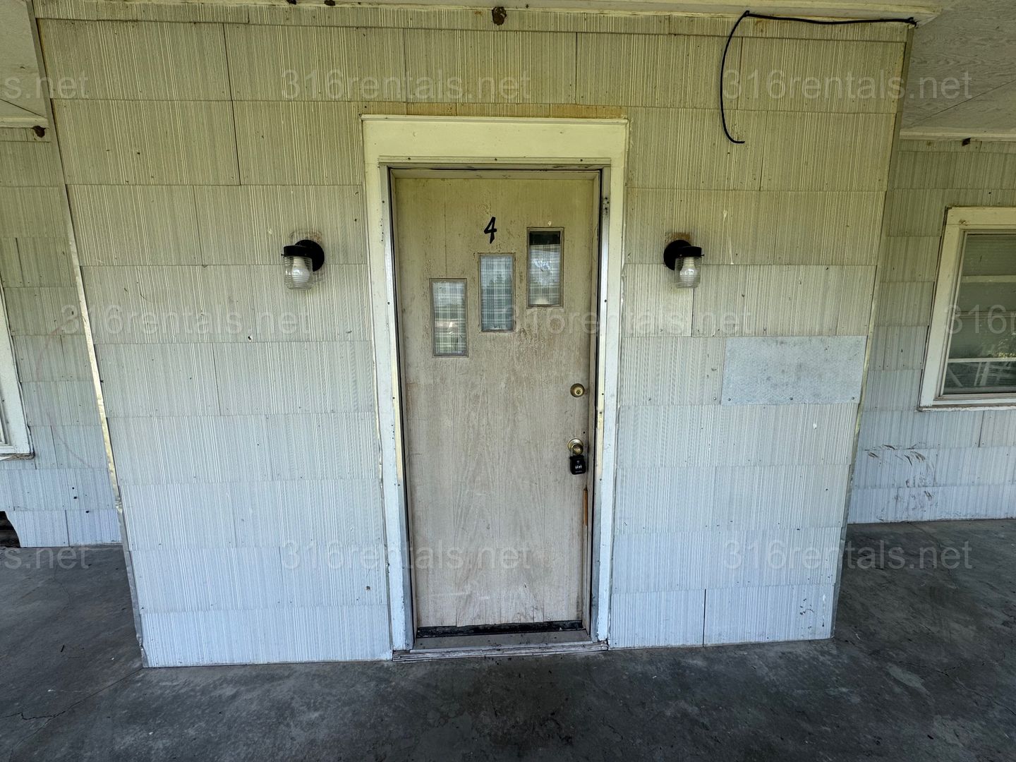 Moundridge Apartment: 1101 E Hoch