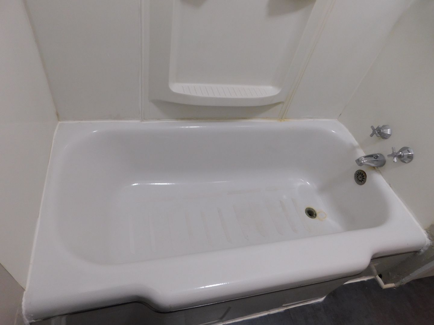 Augusta House: 113 W Summit