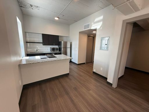 $860 - 1 Bedroom *MOVE IN SPECIAL - FIRST FULL MONTH RENT FREE* – photo 1