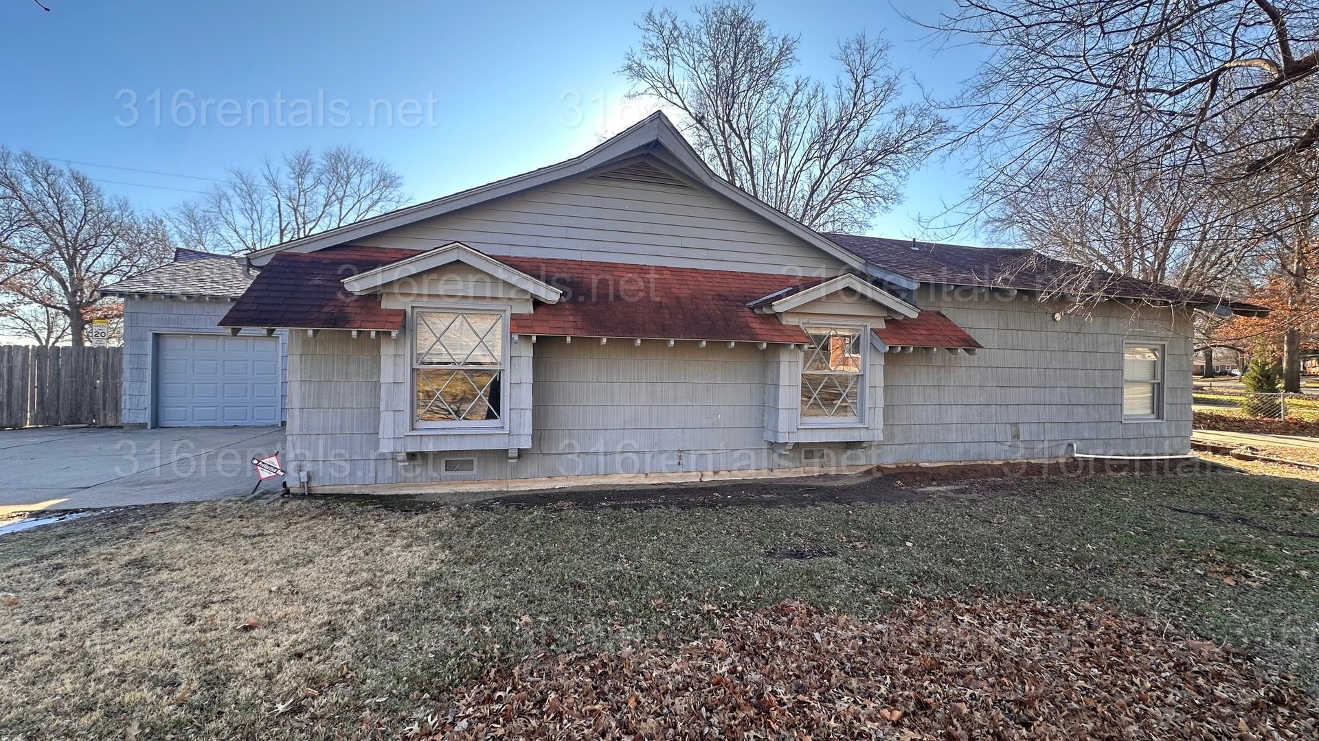 Wichita House: 761 N Country Acres Ave
