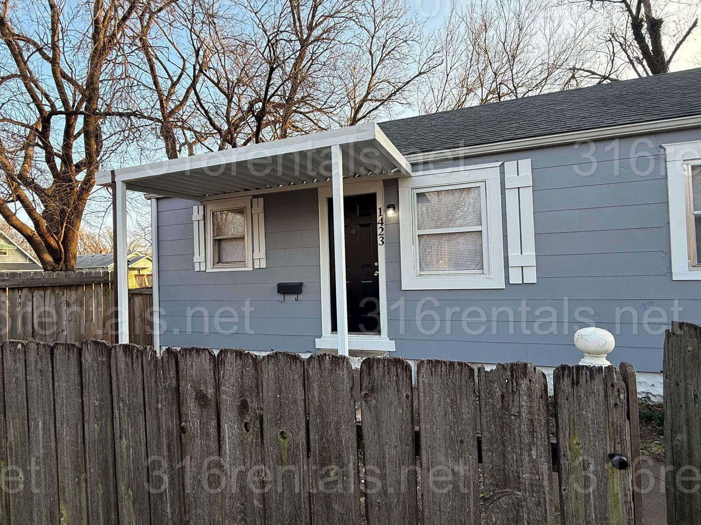Wichita Apartment: 1423 E Lincoln