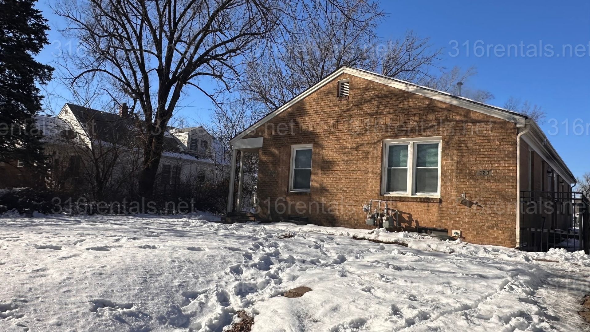 Wichita Apartment: 225 S Custer