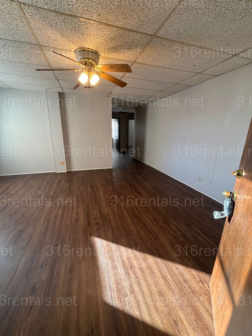El Dorado Apartment: 300 S Main St