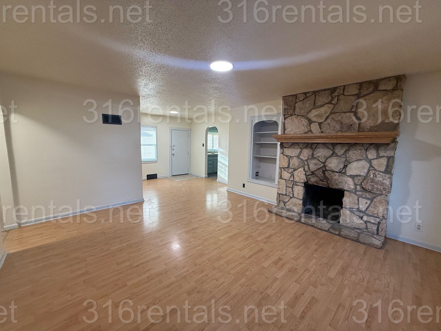 Wichita House: 643 S Bluff Ave