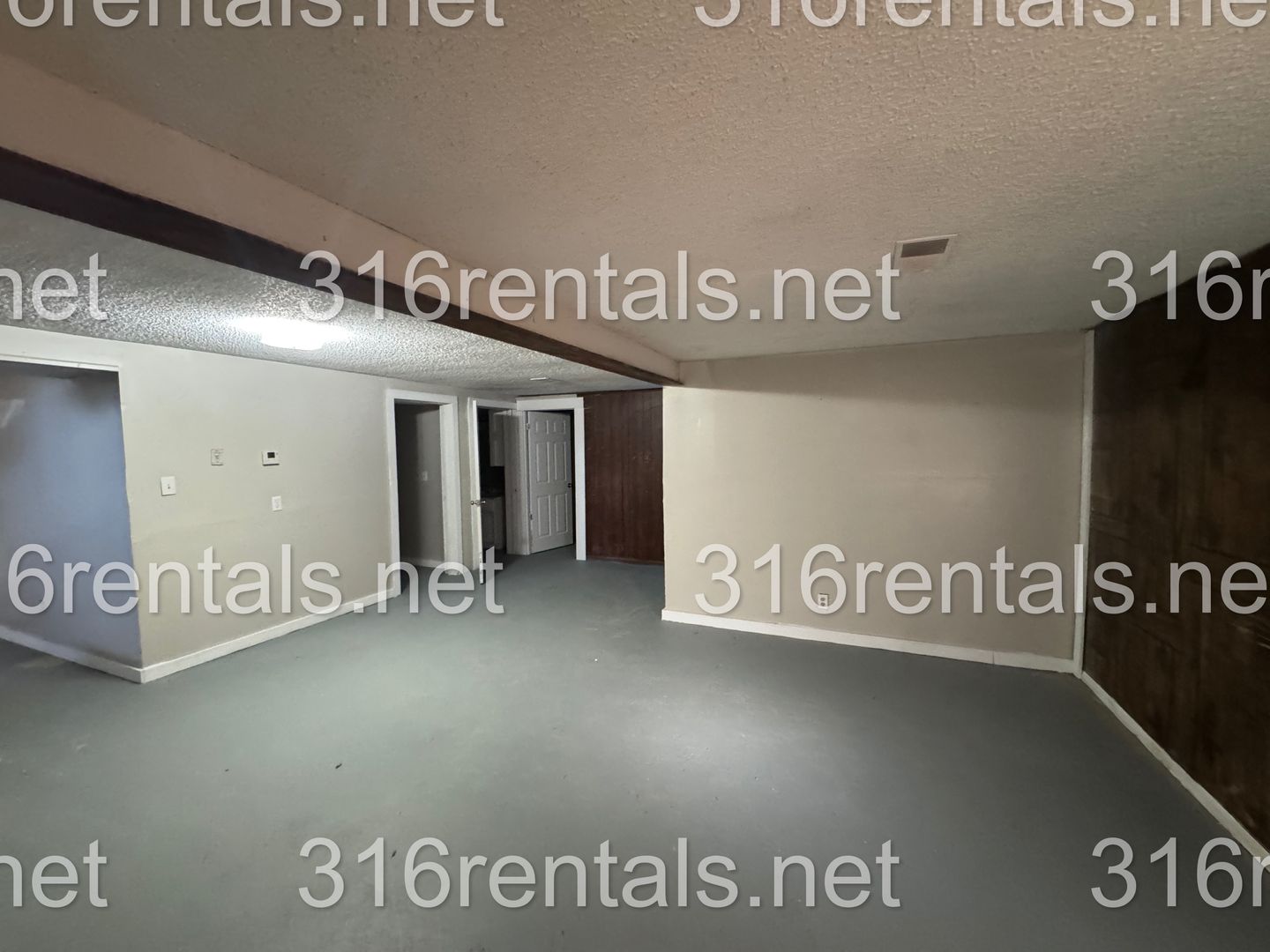 Moundridge Apartment: 1201 E. Hoch