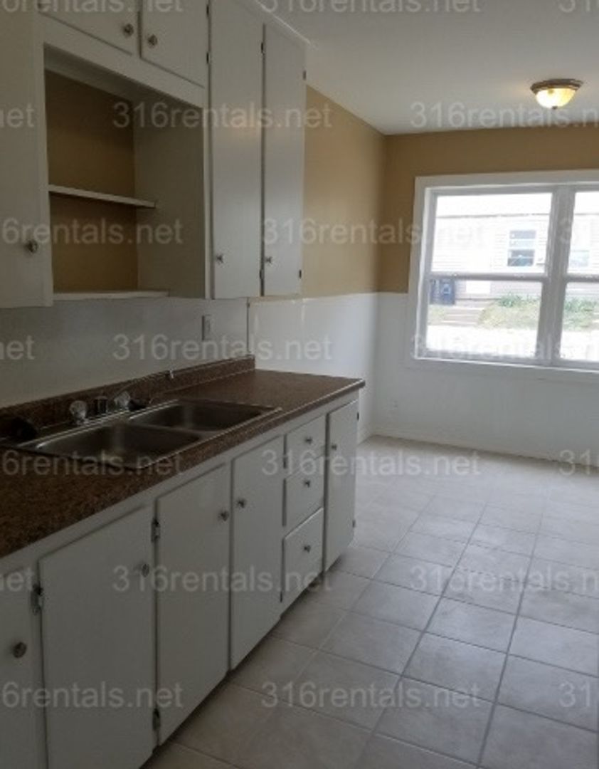 El Dorado Apartment: 906 S High