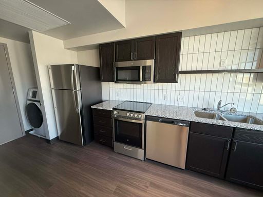 $745 - Studio *MOVE IN SPECIAL - FIRST FULL MONTH RENT FREE* – photo 1