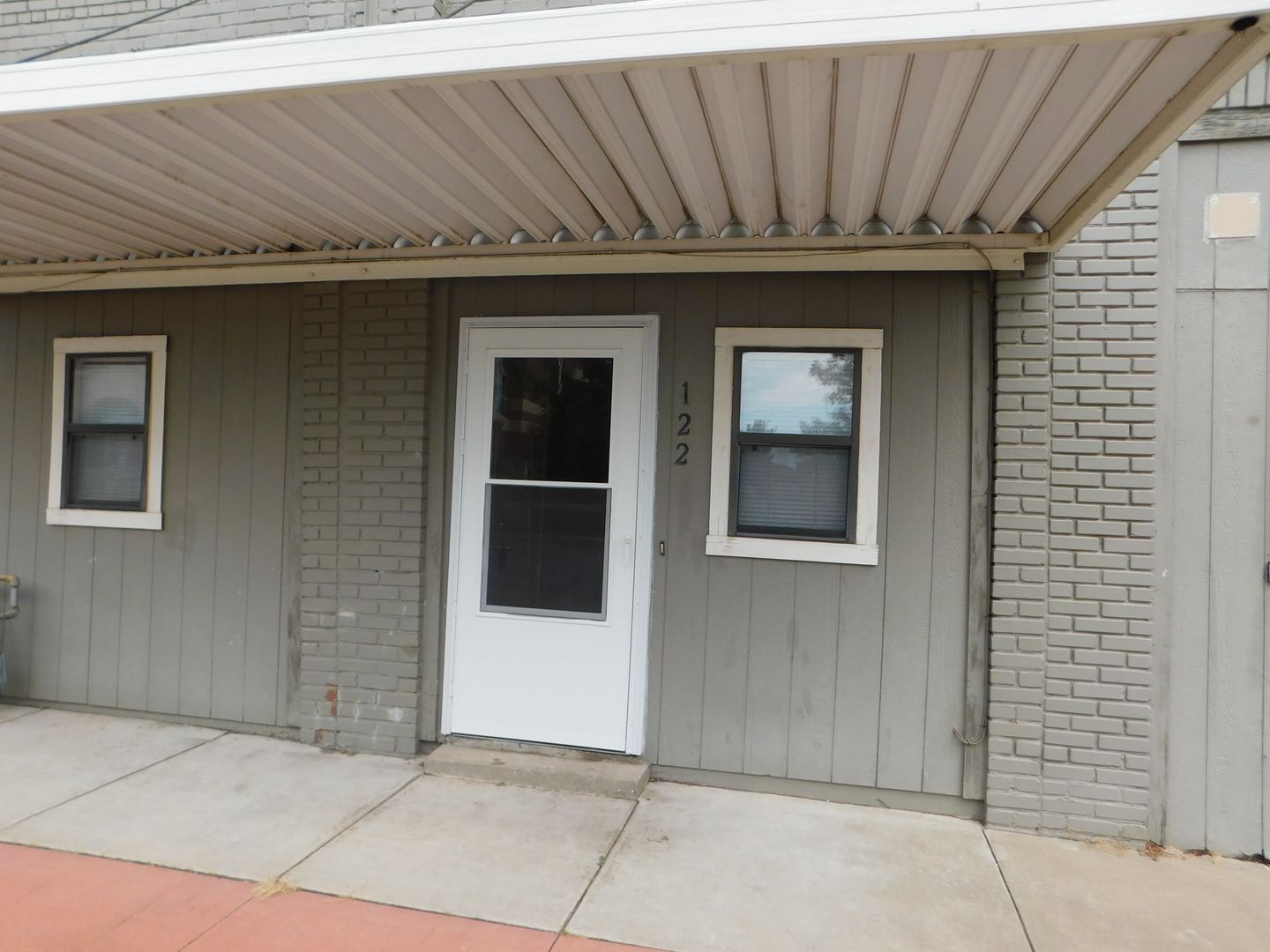 Pine &amp; Gordy Apartments