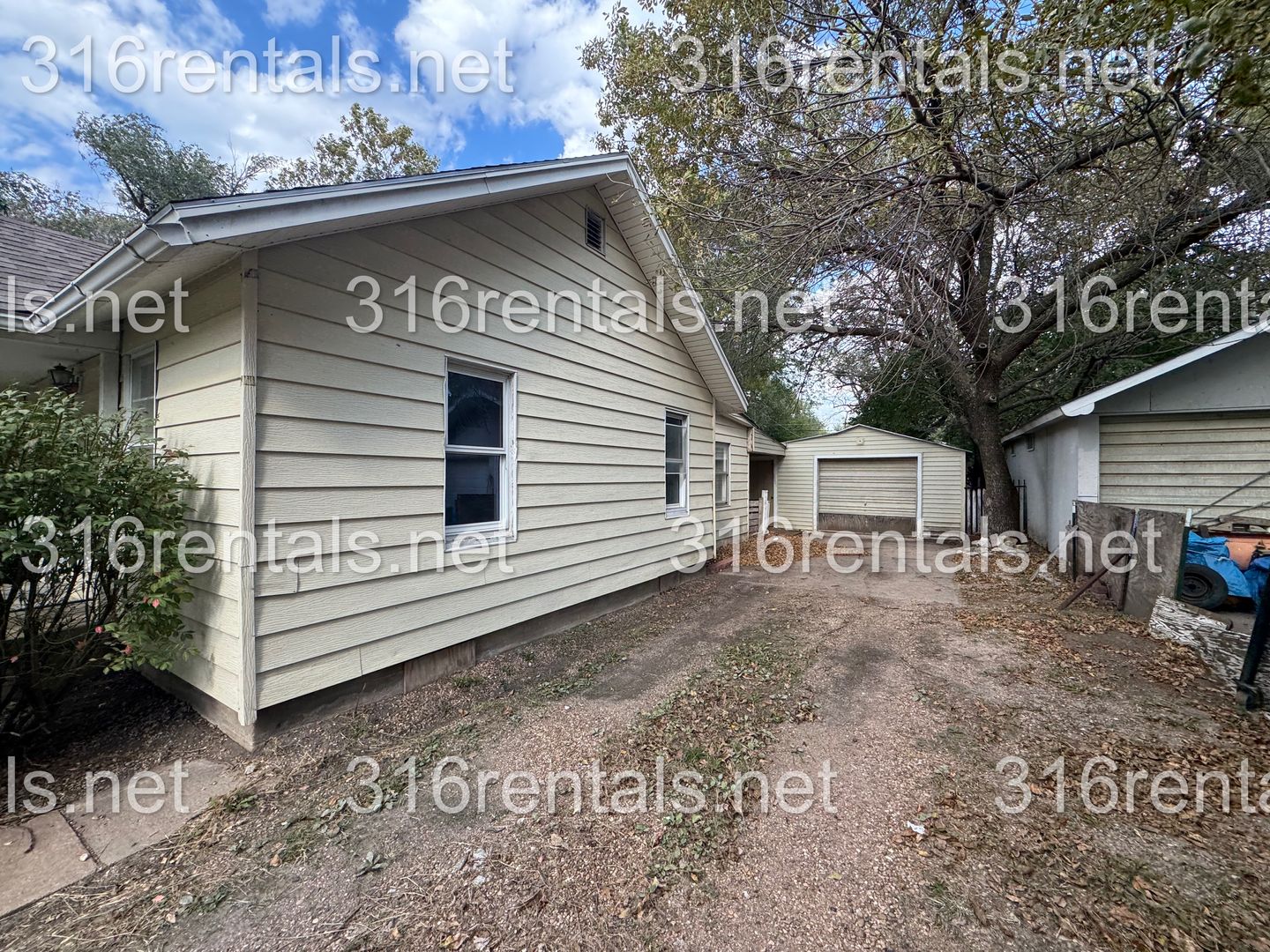 $1095 - 4 bed 2 bath - Single Family Home