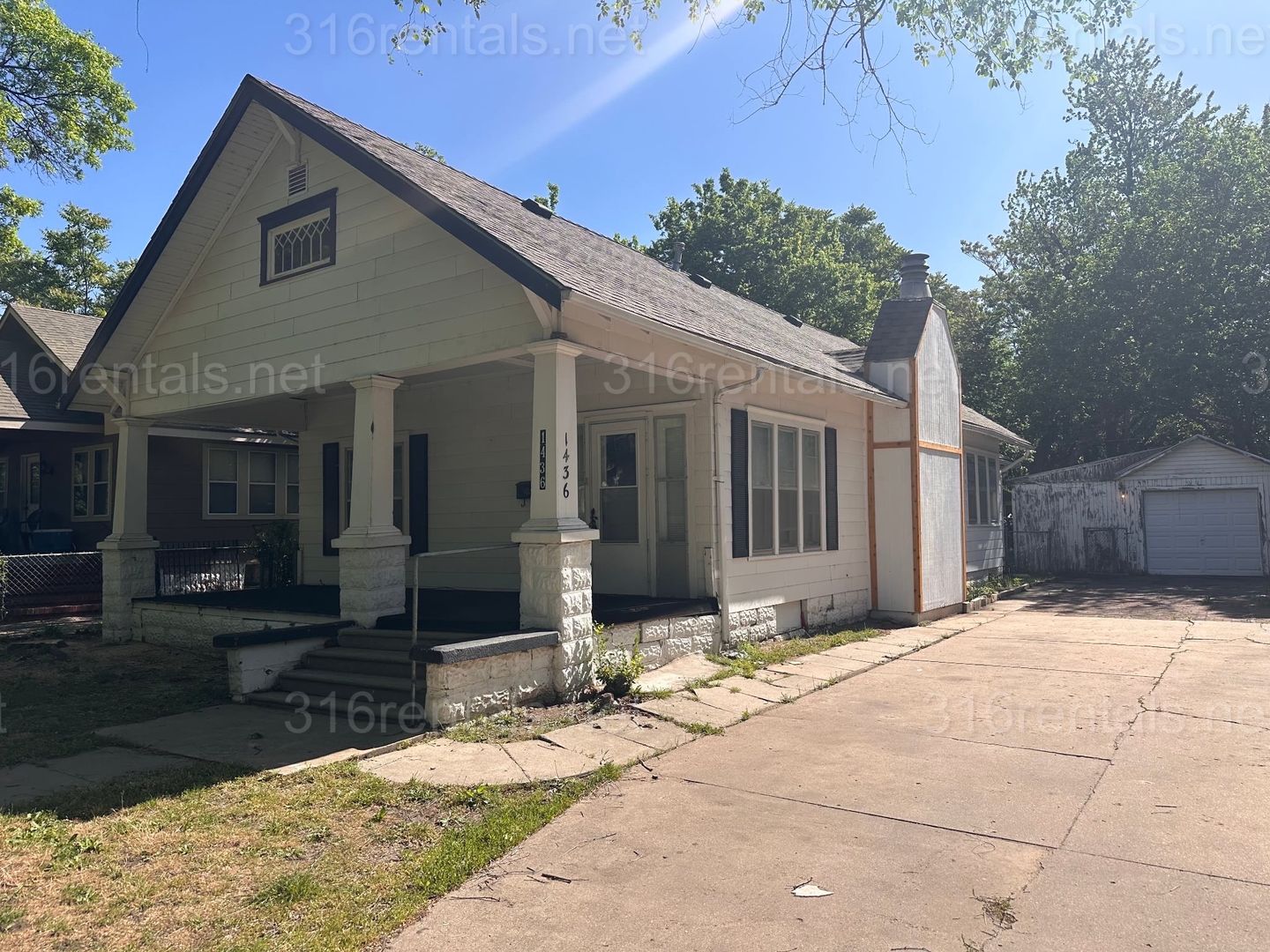 Wichita House: 1436 S Waco Ave