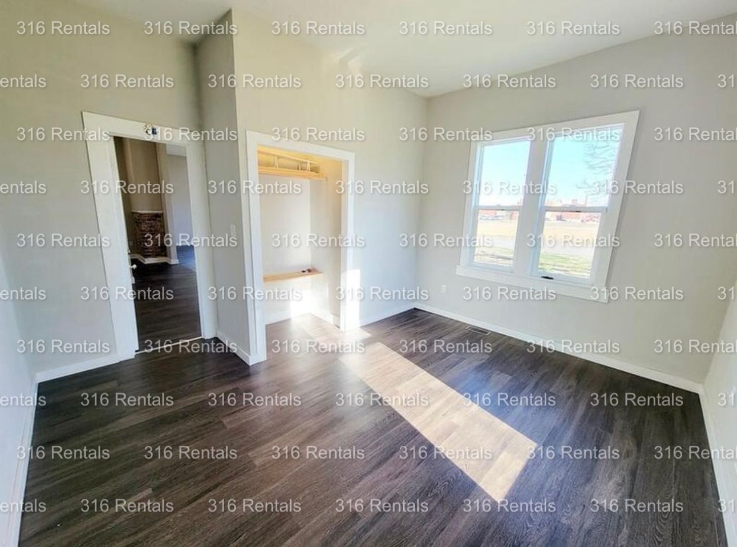 Newton House: 425 N Pine