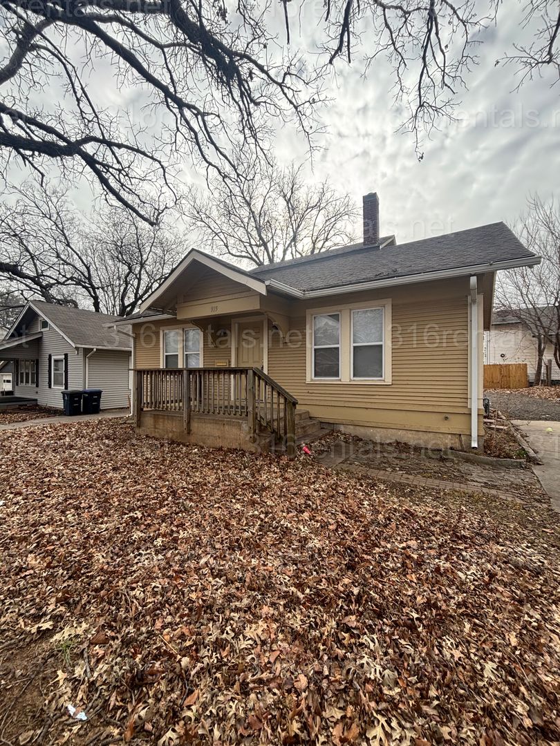 El Dorado House: 919 W 1st