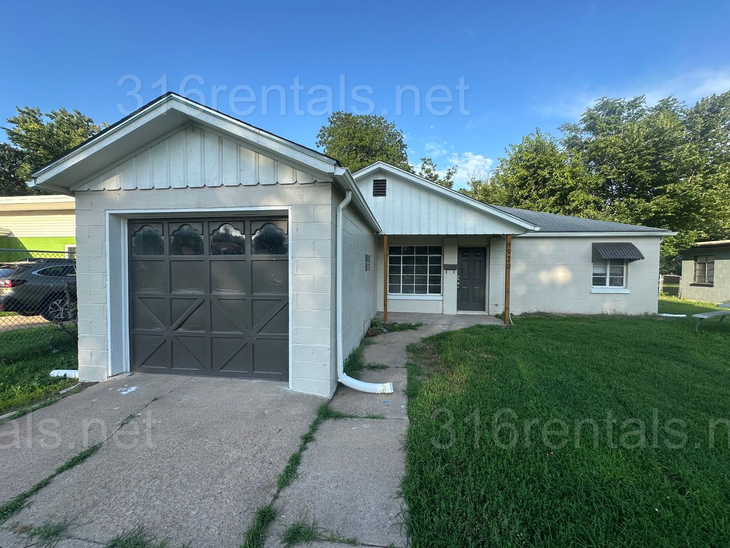 Wichita House: 1920 S Fern Ave