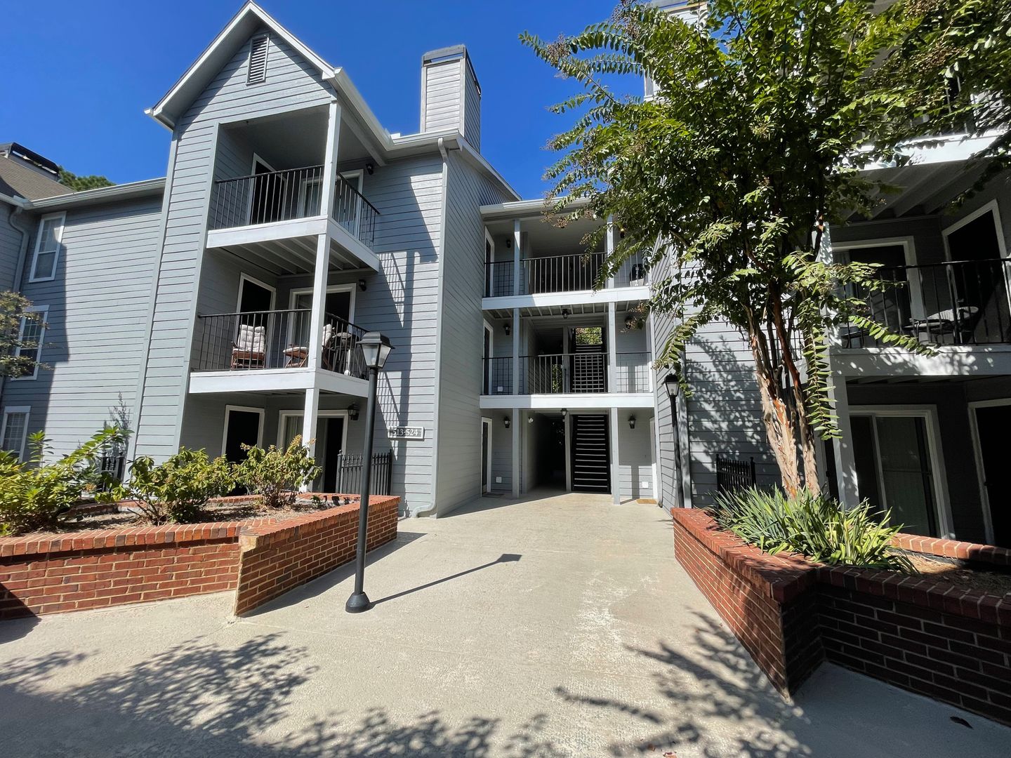 Sandy Springs Condo: 524 Granville Court