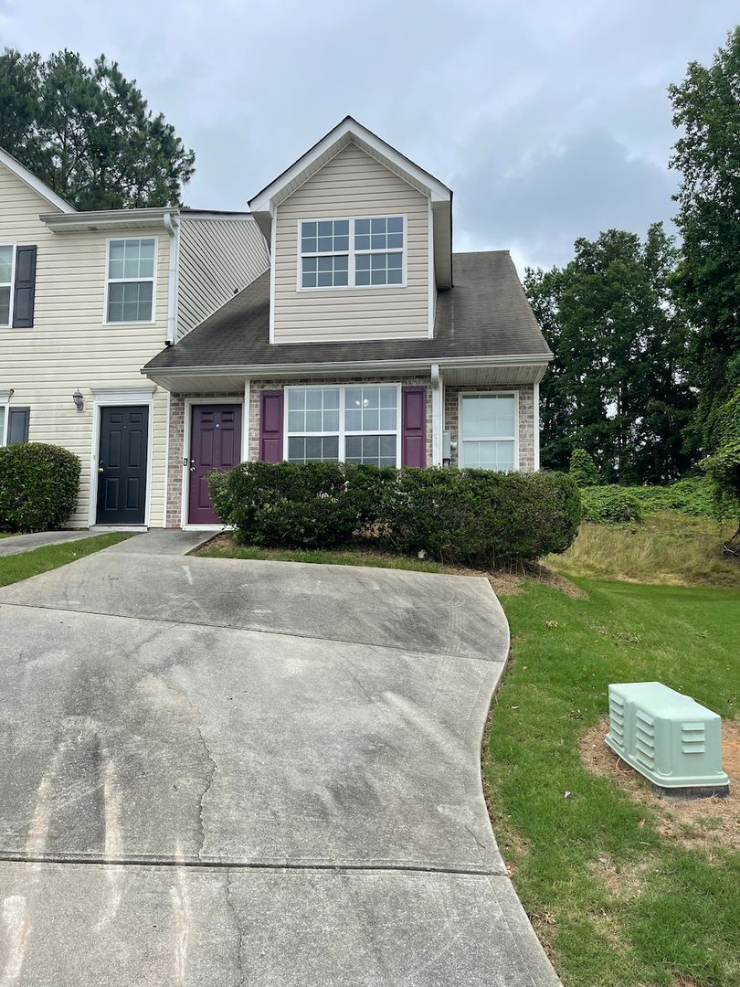 Atlanta Townhome: 5500 Sierra Trail