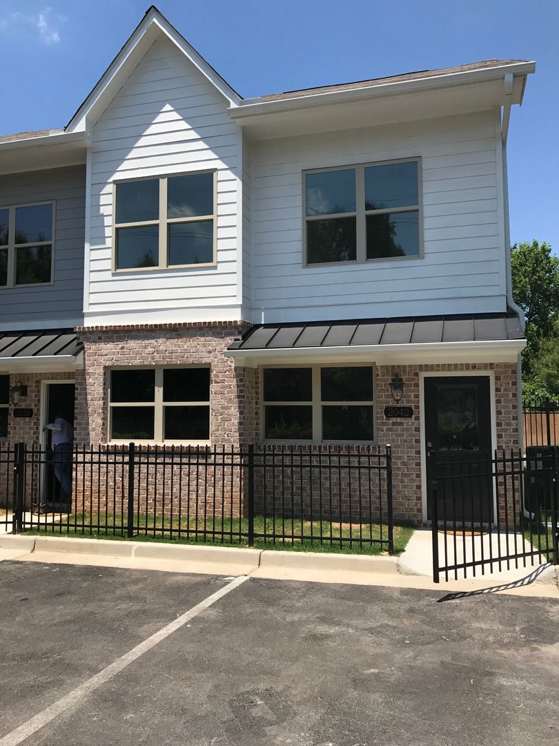 Atlanta Townhome: 2042 Bolton Rd NW