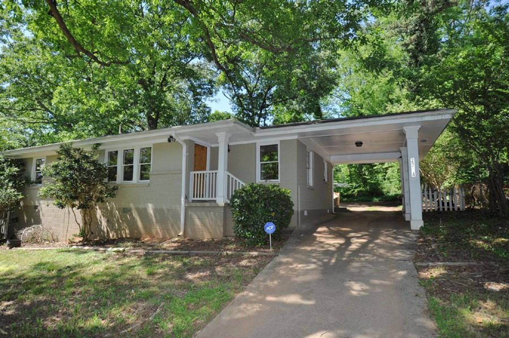 Atlanta House: 2734 Flagstone Drive