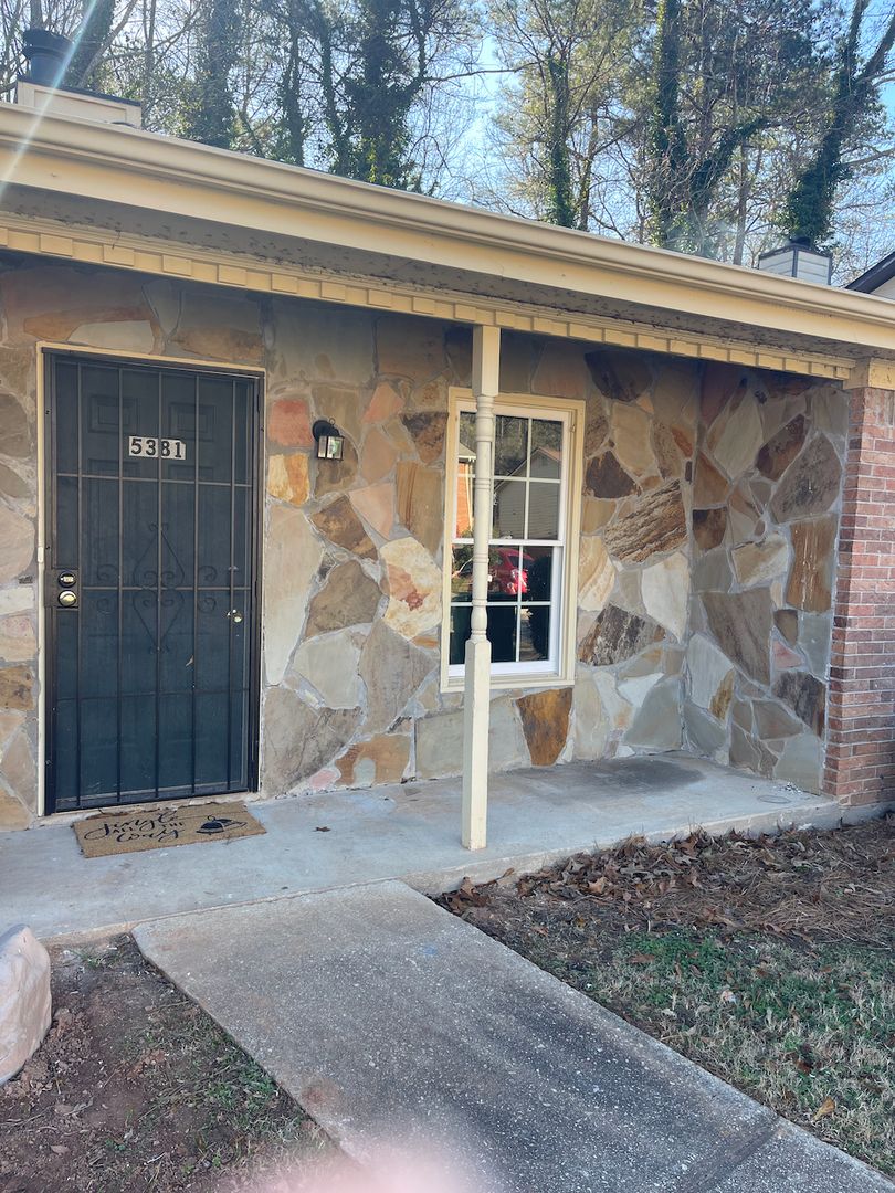 Stone Mountain Multiplex: 5381-5383 Ridgemere Ct