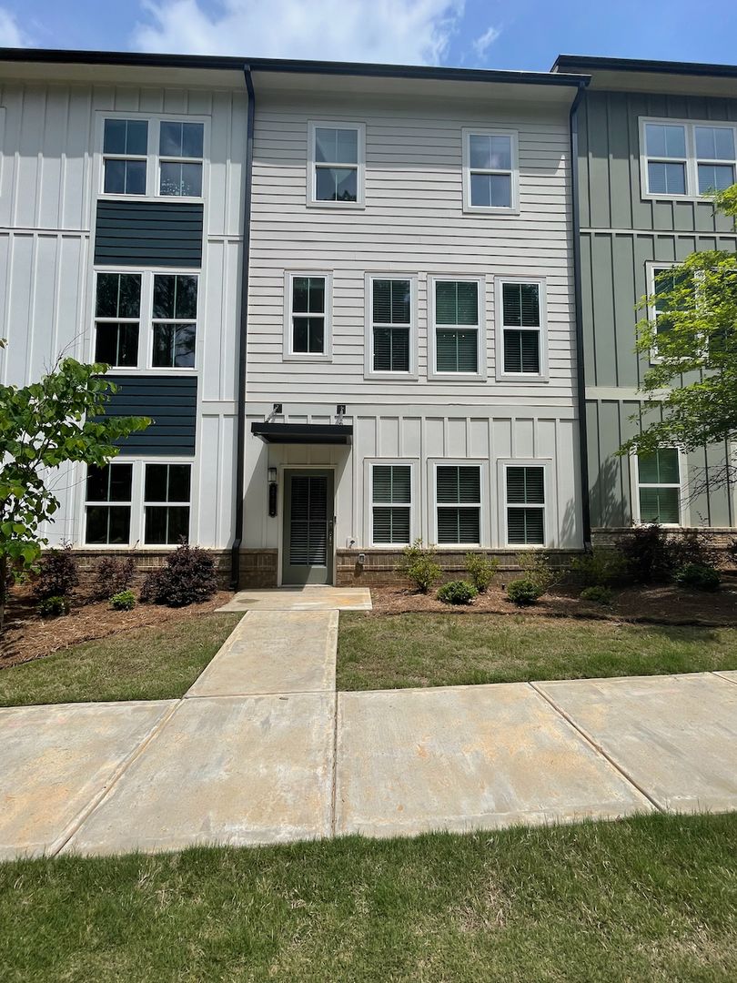 Acworth Townhome: 1178 Buice Lake Pkwy