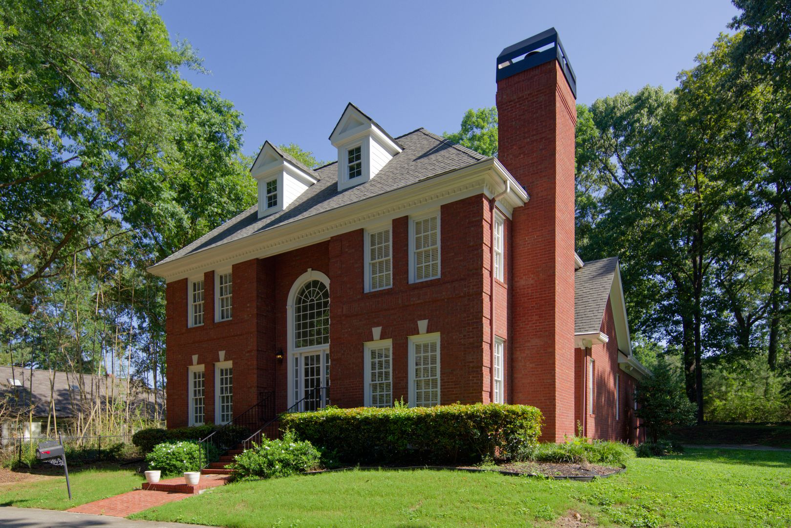Brookhaven House: 1150 Goodwin Place