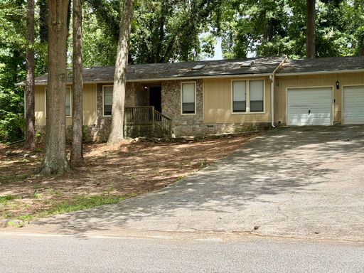 Beautiful 3-Bedroom, 2-Bath Ranch with Spacious Kitchen & Private Backyard – photo 1