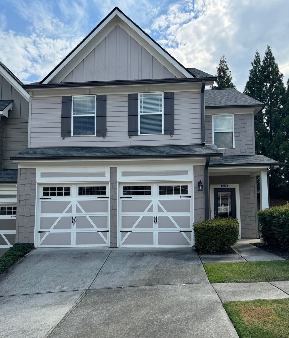 Woodstock Townhome: 309 Old Stable Drive