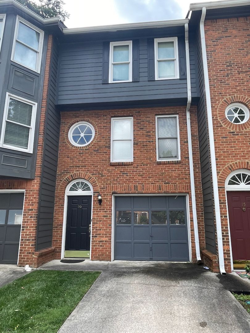 Atlanta Townhome: 428 Page Ave NE #16