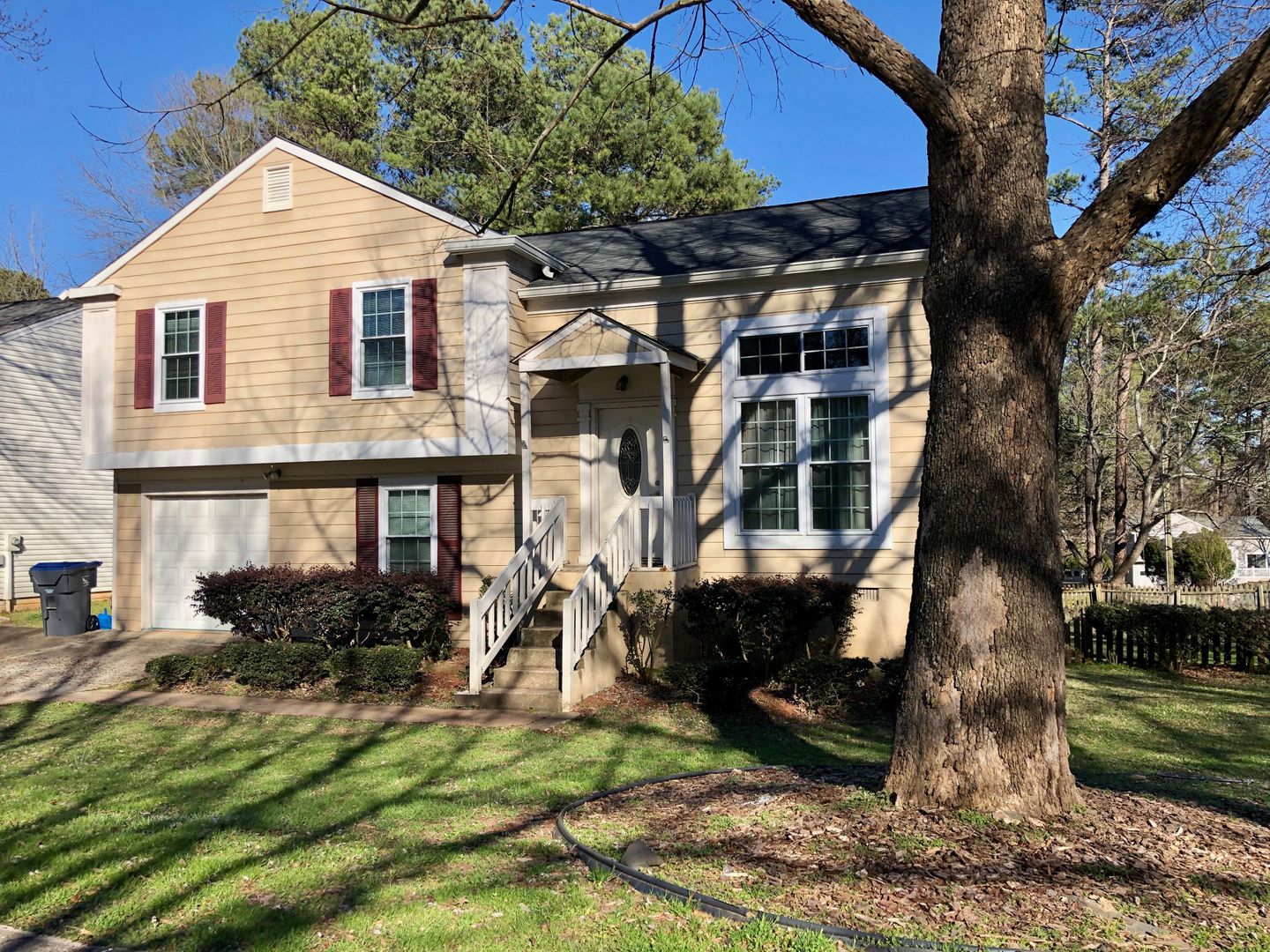 Kennesaw House: 2866 Cotton Field Road