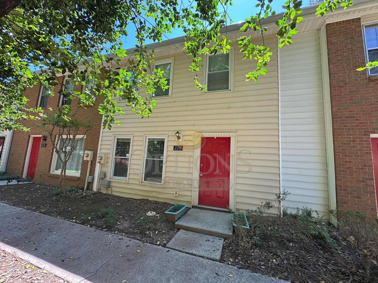 Roswell Townhome: 220 Chads Ford Way - 220