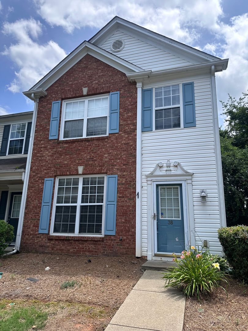 Marietta Townhome: 38 Highoak Drive NE