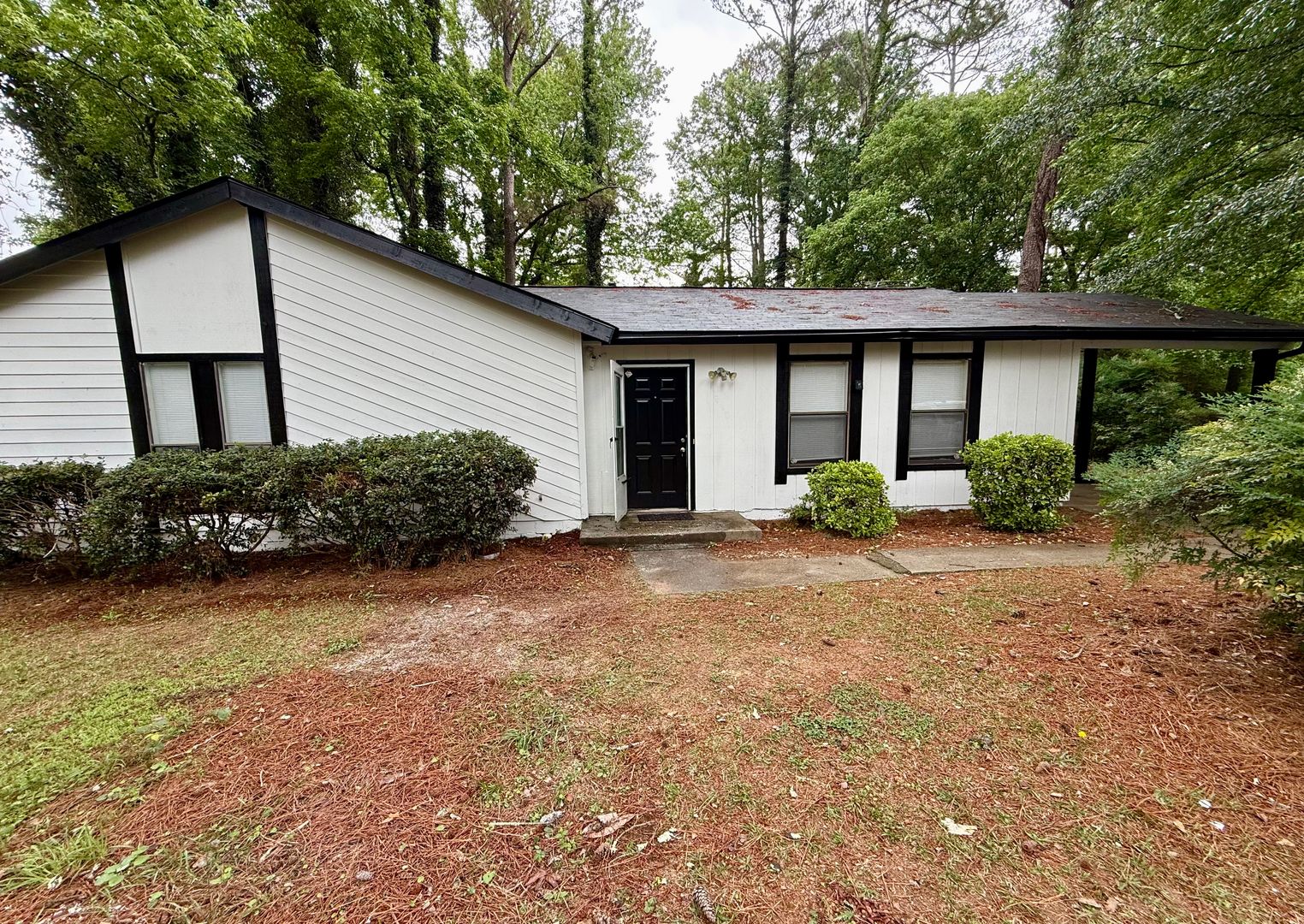 Jonesboro House: 655 Post Oak Rd