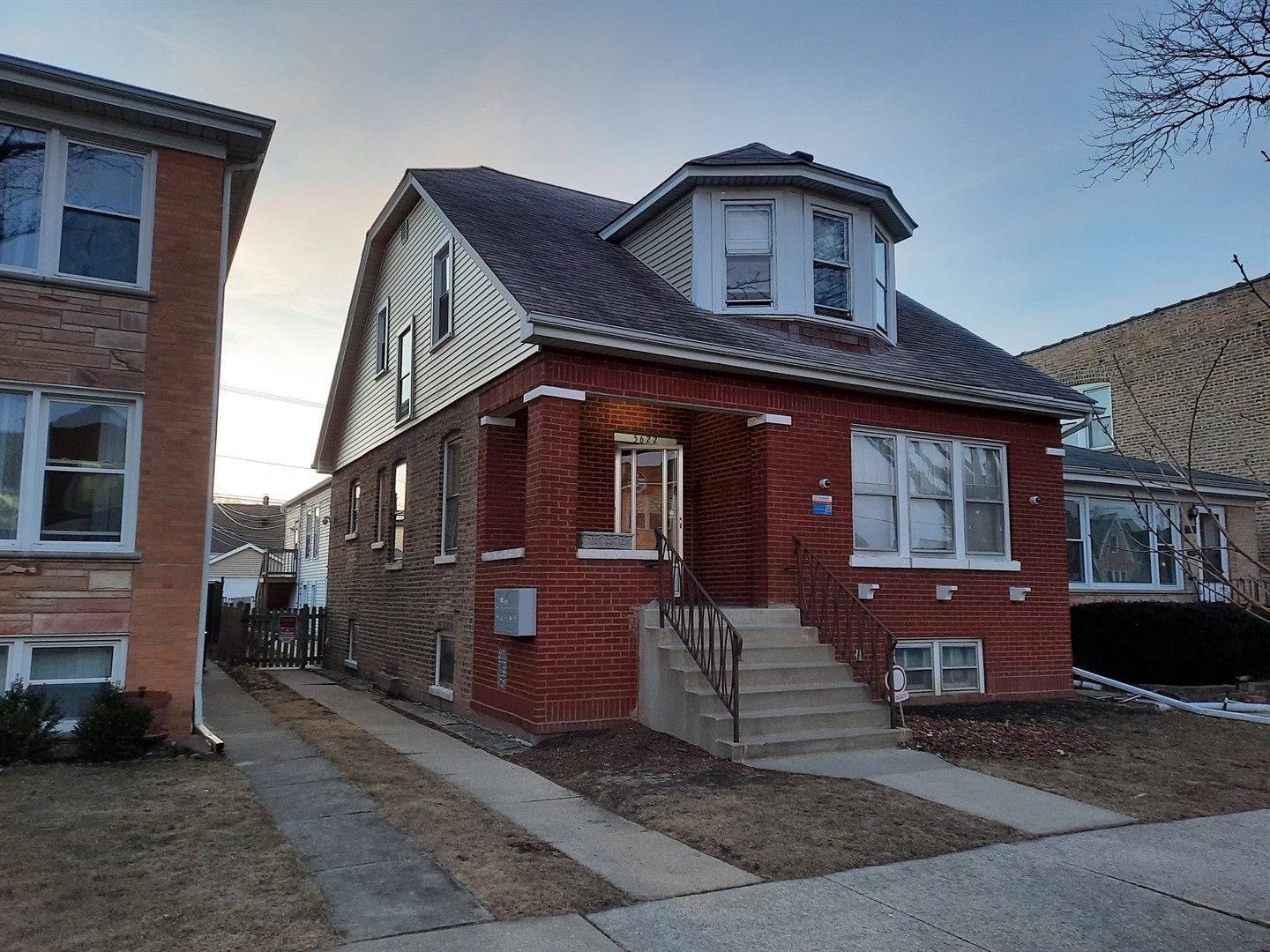 Chicago Apartment: 5622 N. Mango Ave
