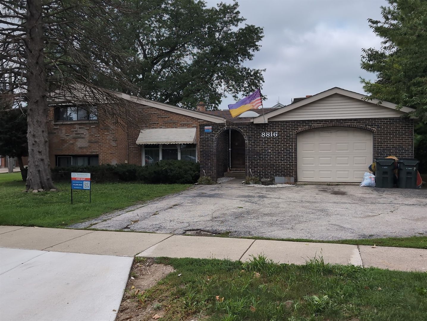 Morton Grove House: 8816 Moody Ave