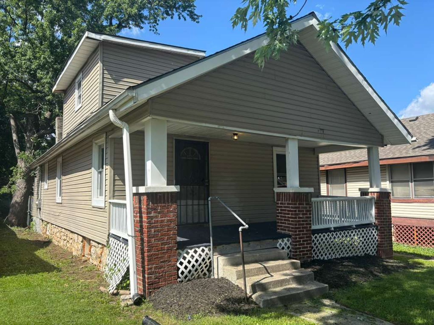 Kansas City House: 1850 E 68th Terr