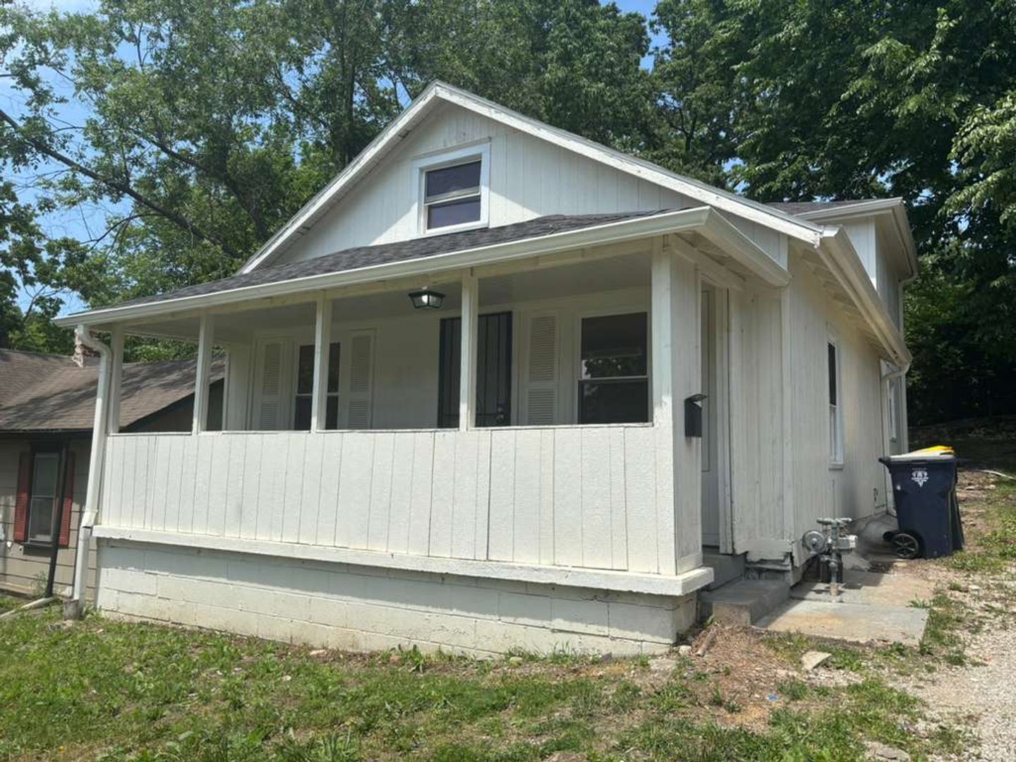 Kansas City House: 1110 E 83rd ter